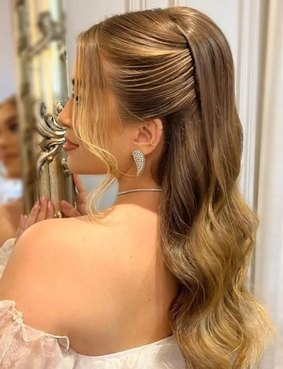 Ponytail with waves
